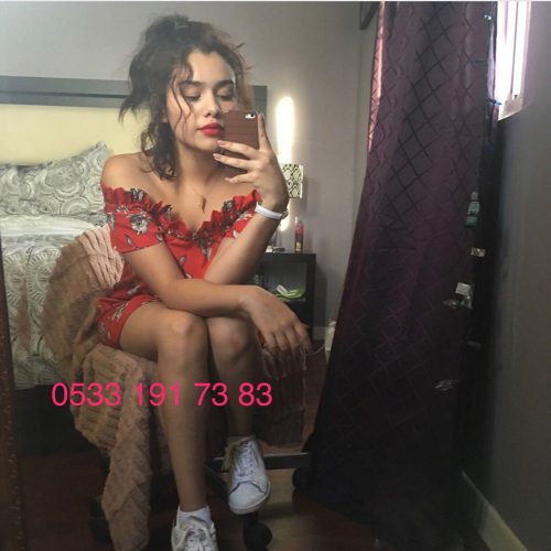 Atakum Sahilinde Siyah Saçlı Fit Bayan, İlkadım ve Çevresinde Görüşüyor