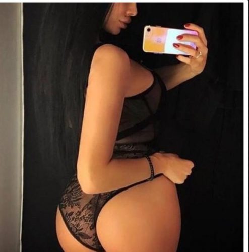 Kumral Saçlı, Fit Bedenli İlkadım Escort Bayan